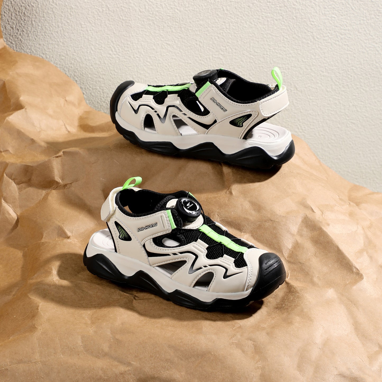 DR KONG 011 WHITE BLACK SANDALS