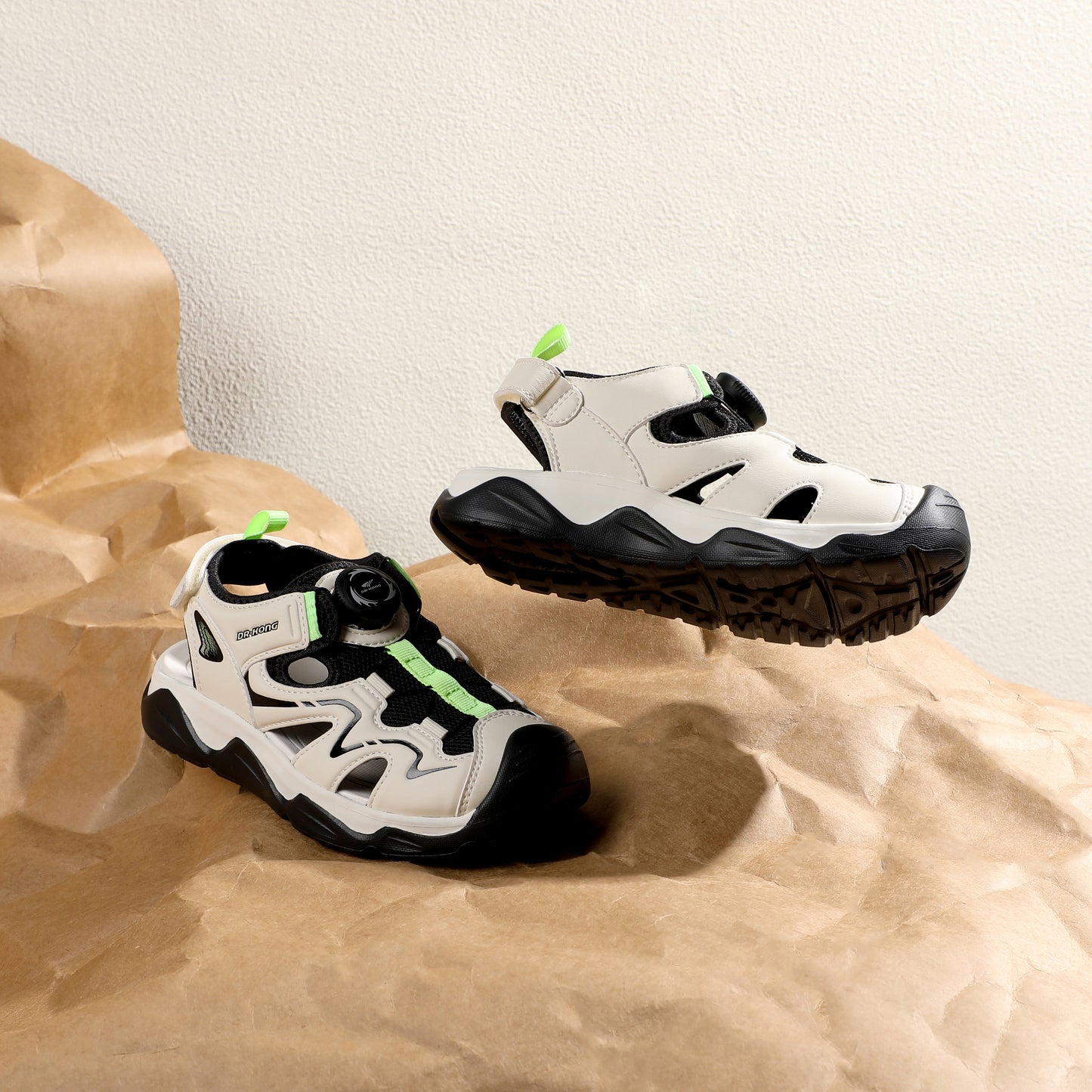 DR KONG 011 WHITE BLACK SANDALS
