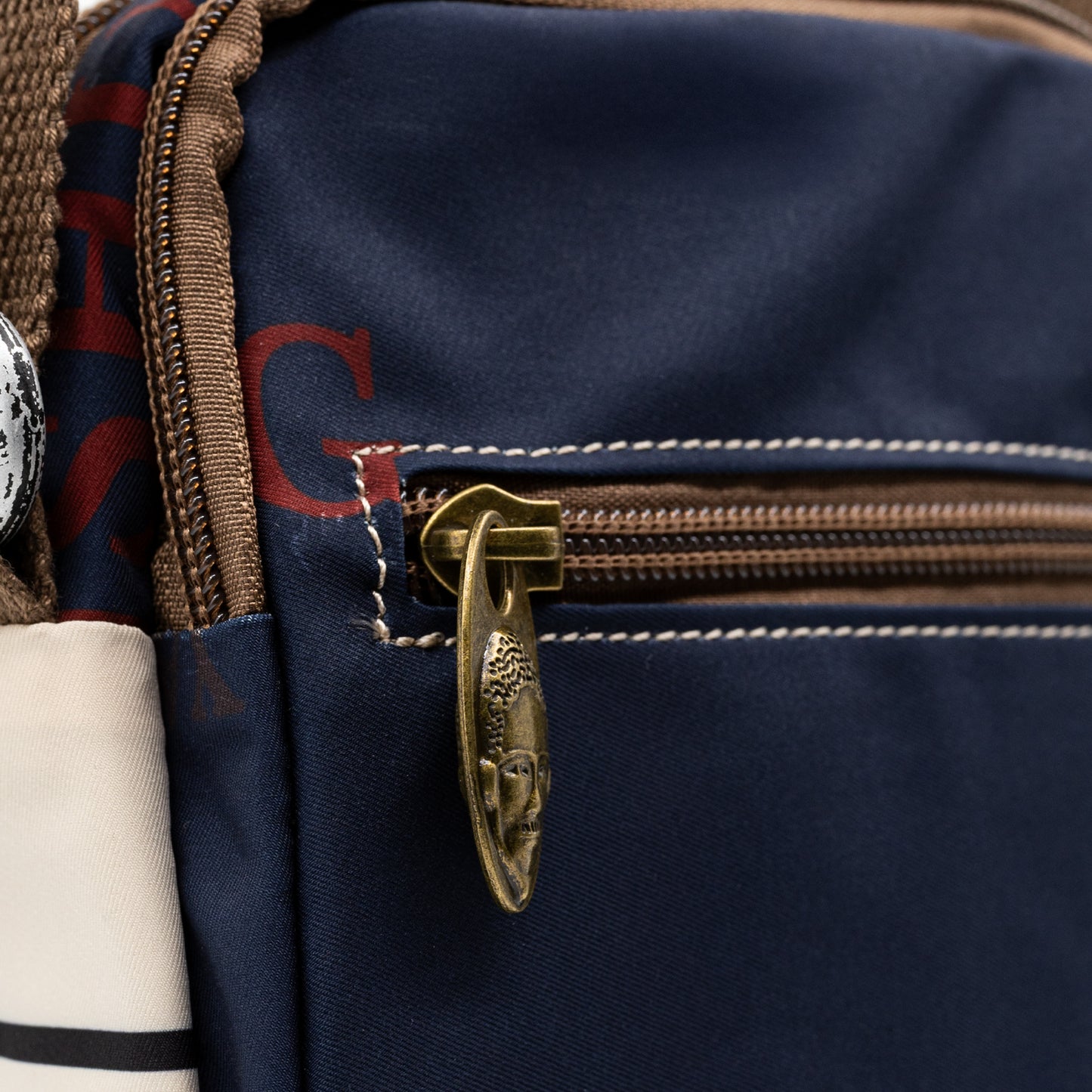 YAN SHUANG Unisex Badge Shoulder Bag