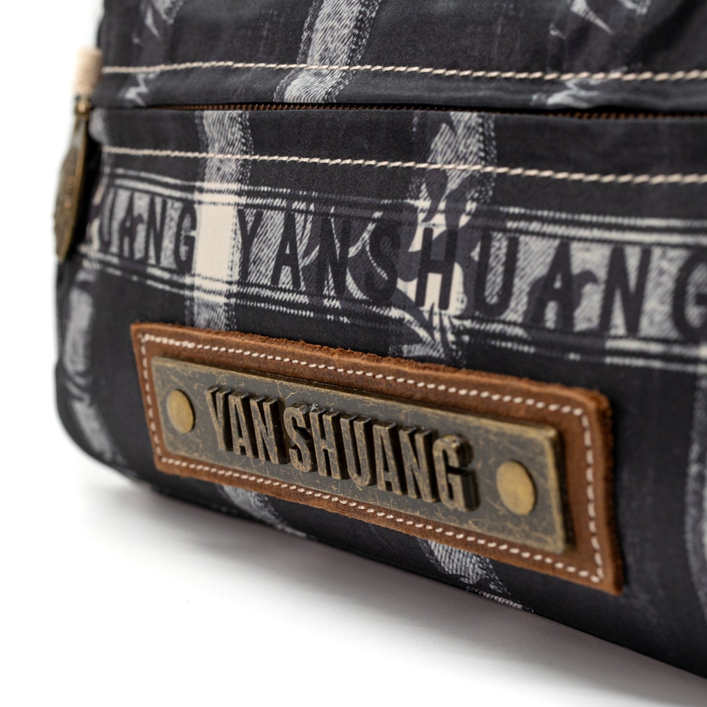 YAN SHUANG Unisex Grey Check Shoulder Bag
