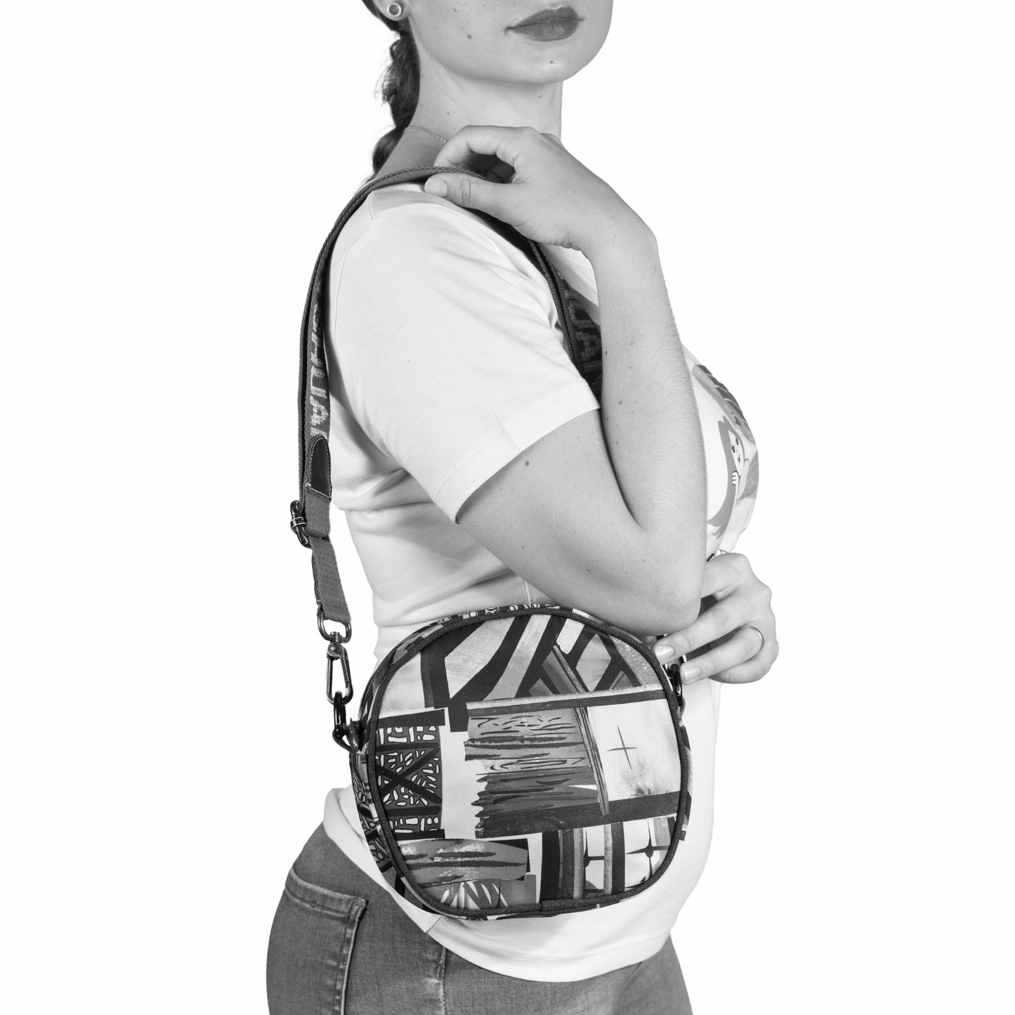 YAN SHUANG Shoulder Bag Celebration