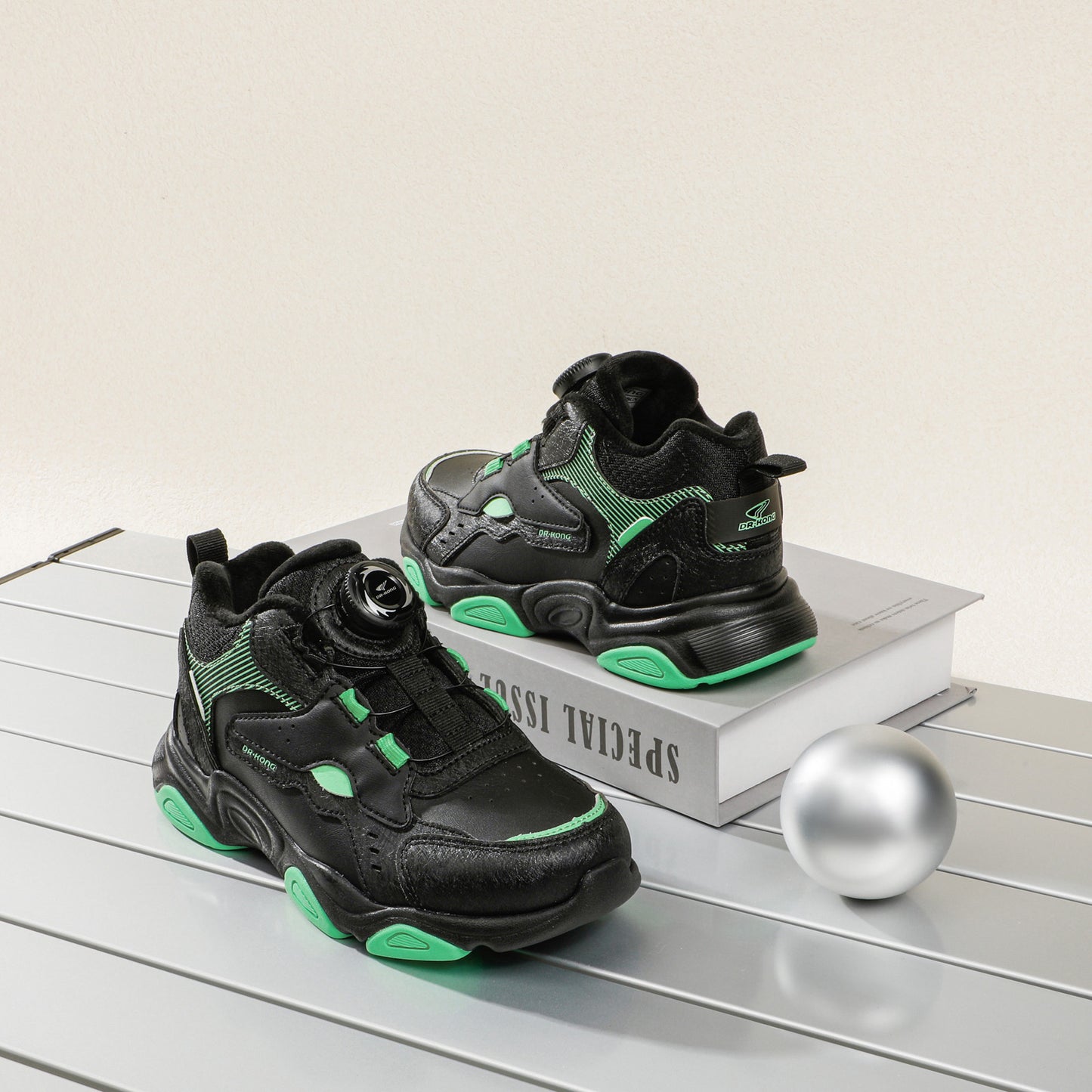 DR KONG 009A BLACK GREEN