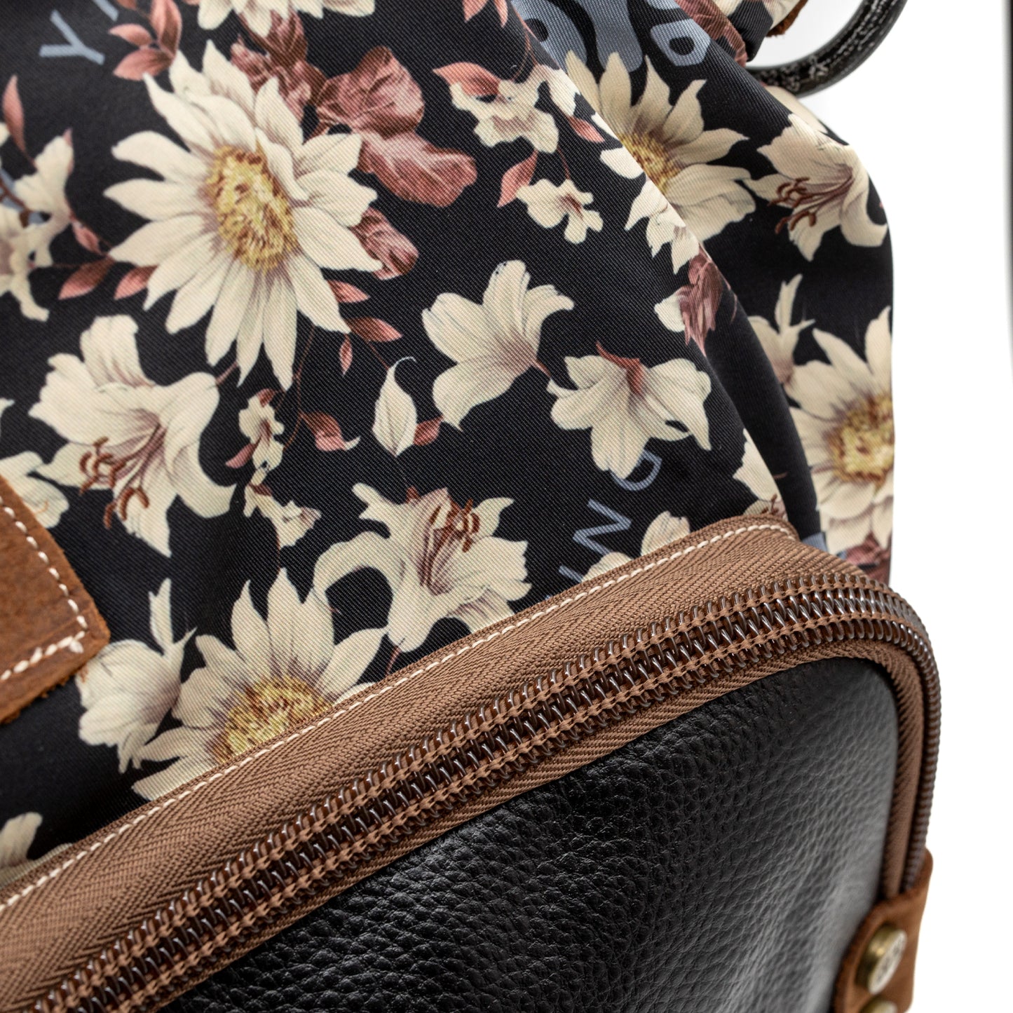 YAN SHUANG Chrysanthemum Leather Urban Bag