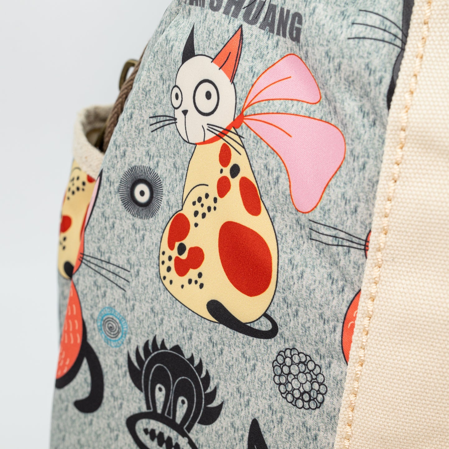 YAN SHUANG Ivory Mao Cat Urban Backpack